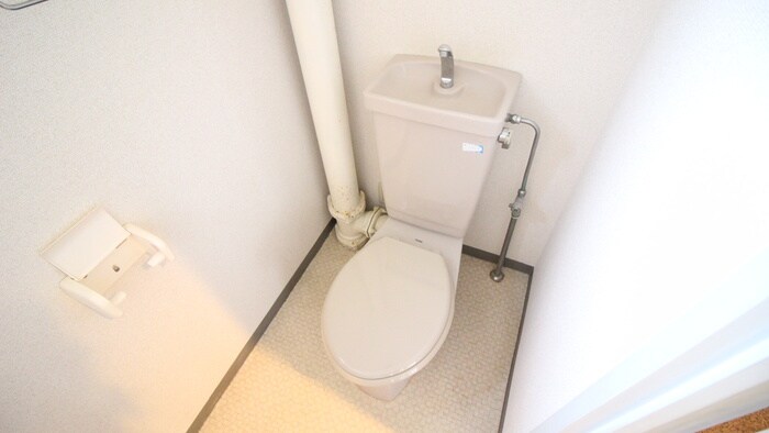 物件内観写真14　(トイレ)