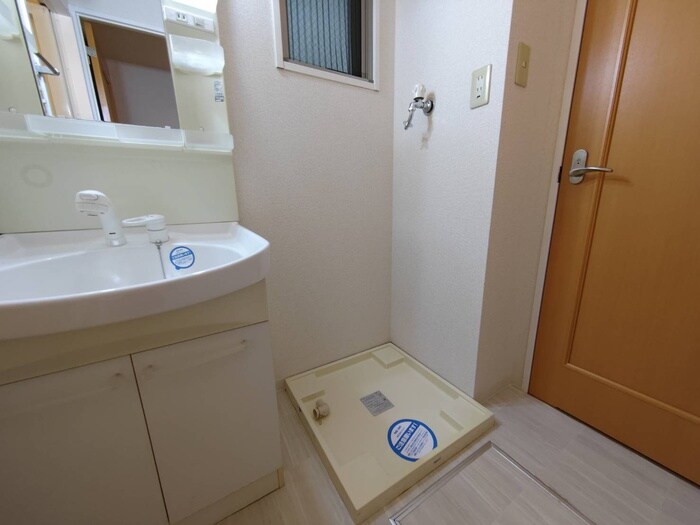 物件内観写真14　(洗濯機置場)