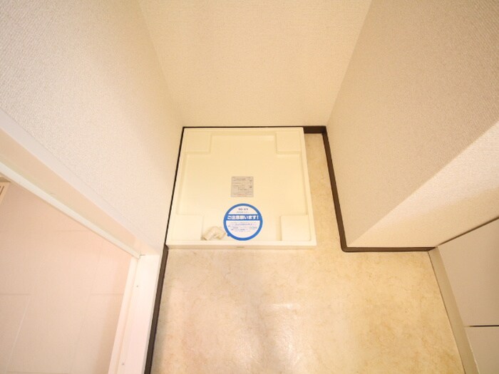 物件内観写真14　(洗濯機置場)