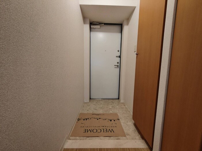 物件内観写真16　(玄関)
