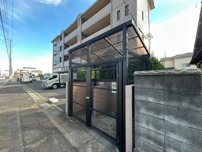 物件外観写真5　(駐輪場)