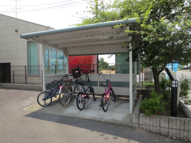 物件外観写真3　(駐輪場)