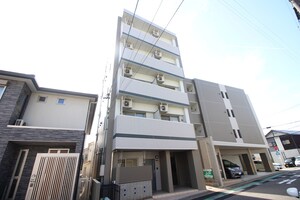 リヴランクワトロ外観写真