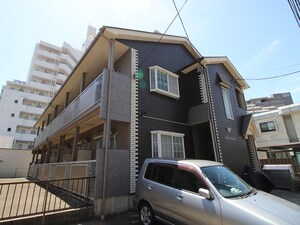 サイドストリ－ト外観写真