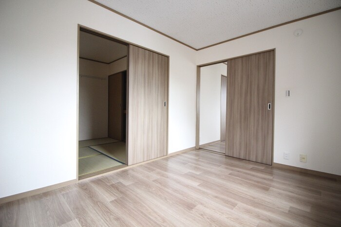 物件内観写真11　(居室)