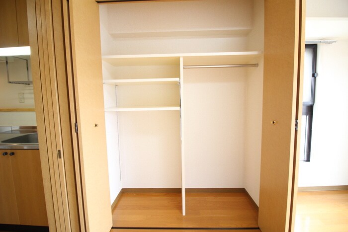物件内観写真12　(収納)