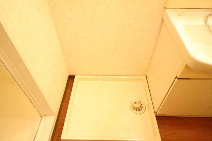 物件内観写真14　(洗濯機置場)