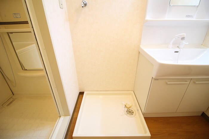 物件内観写真15　(洗濯機置場)