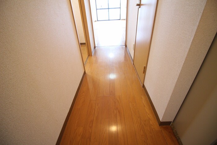 物件内観写真21　(廊下)