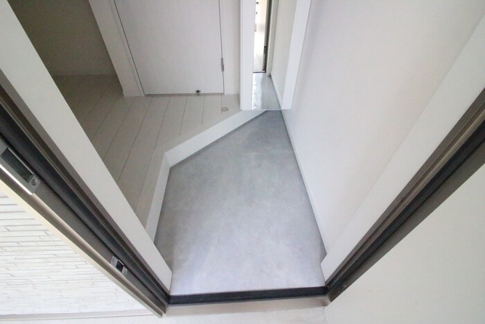 物件内観写真7　(玄関)