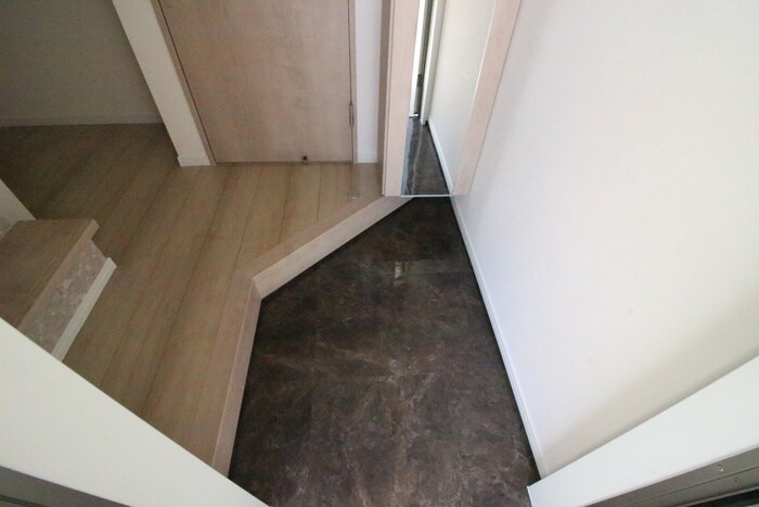 物件内観写真7　(玄関)