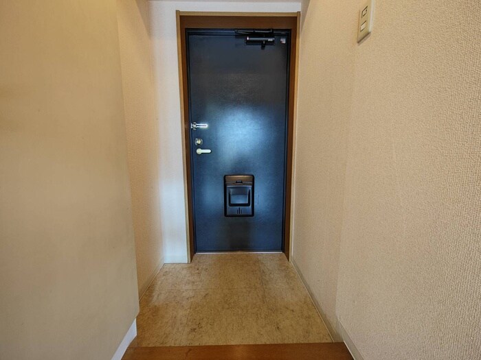 物件内観写真16　(玄関)