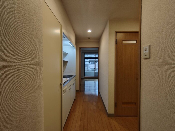 物件内観写真18　(廊下)