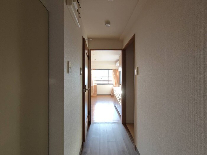 物件内観写真18　(廊下)