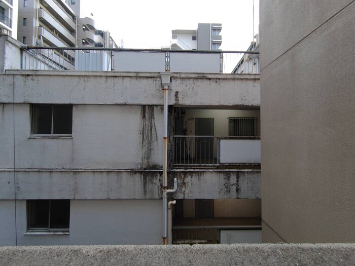 物件内観写真22　(室内からの展望)