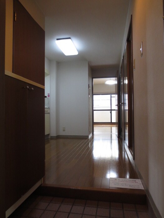 物件内観写真7　(玄関)