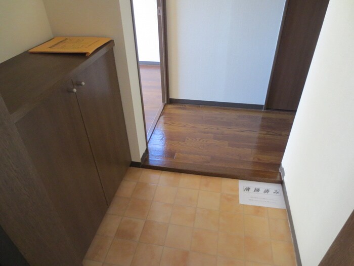 物件内観写真15　(玄関)