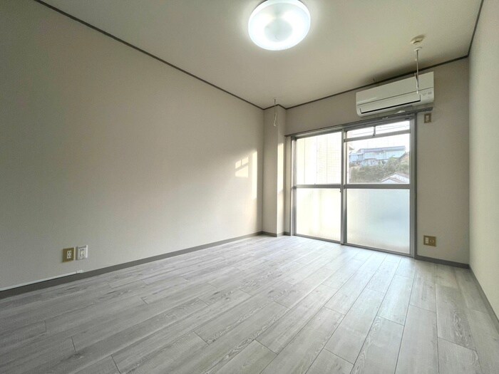 物件内観写真9　(居室)