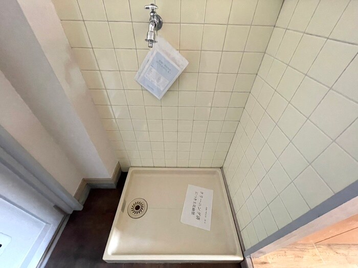 物件内観写真17　(洗濯機置場)