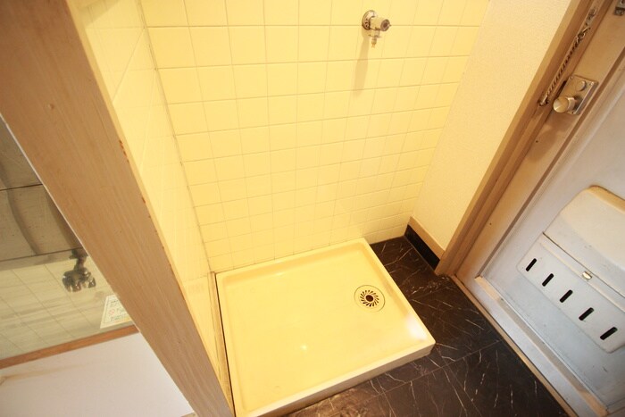 物件内観写真20　(洗濯機置場)