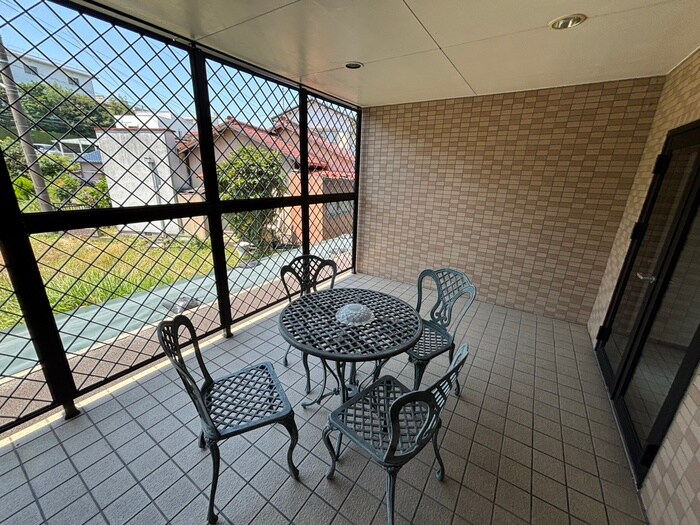 物件外観写真5　(エントランス部分)