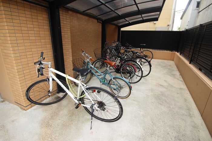 物件外観写真5　(駐輪場)