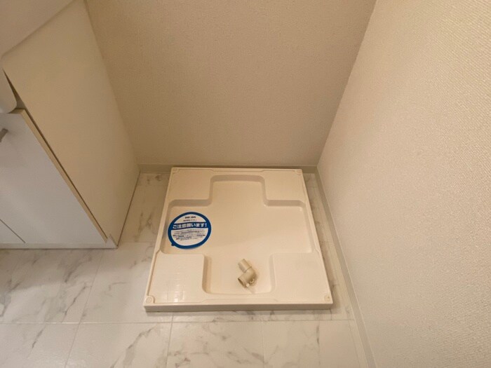 物件内観写真11　(洗濯機置場)