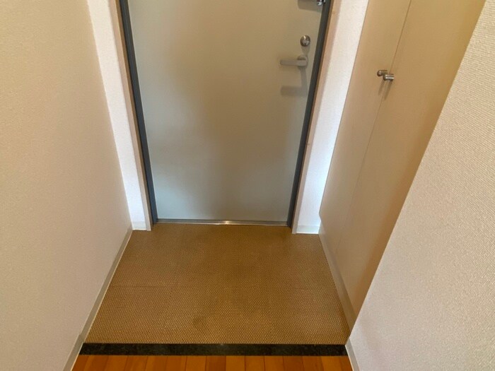 物件内観写真14　(玄関)