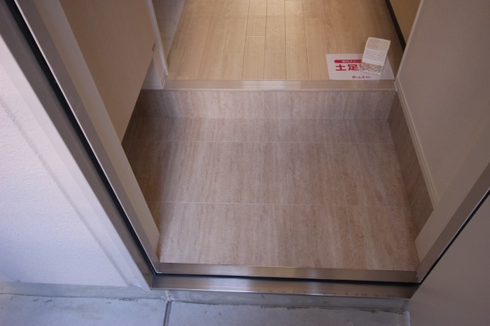 物件内観写真18　(玄関)