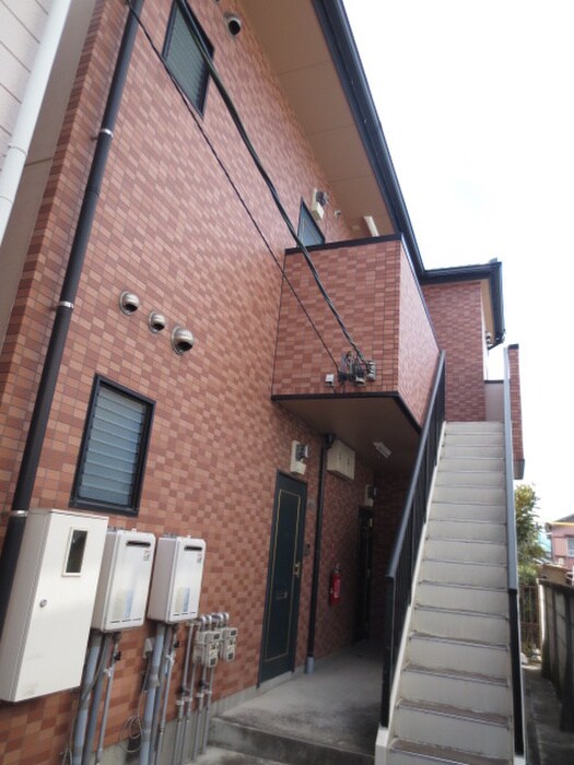 物件外観写真3　(エントランス部分)