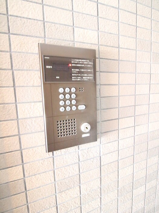 物件外観写真5　(エントランス部分)