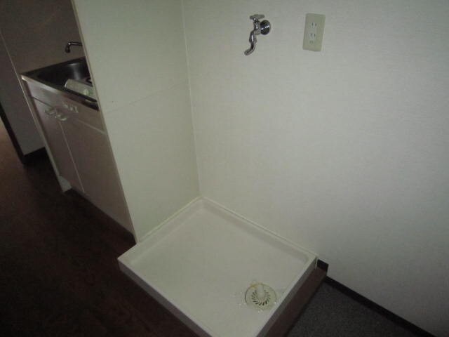 物件内観写真13　(洗濯機置場)