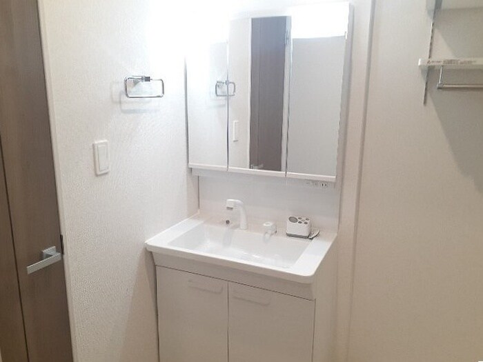 物件内観写真8　(洗面)