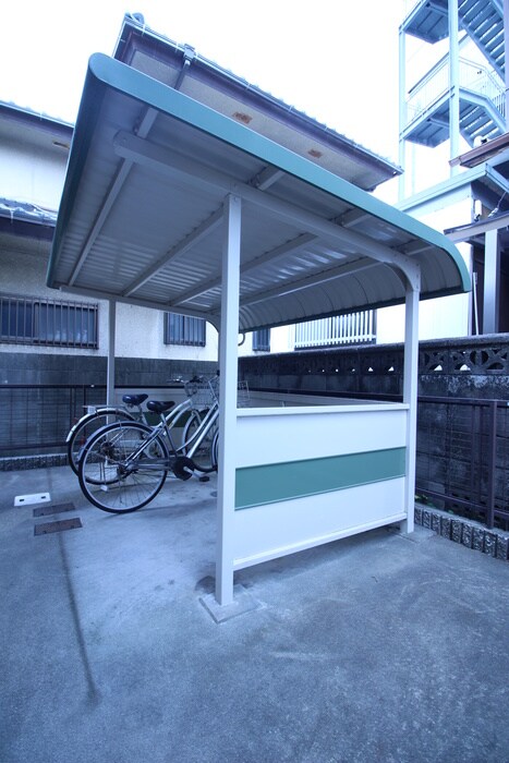 物件外観写真3　(駐輪場)
