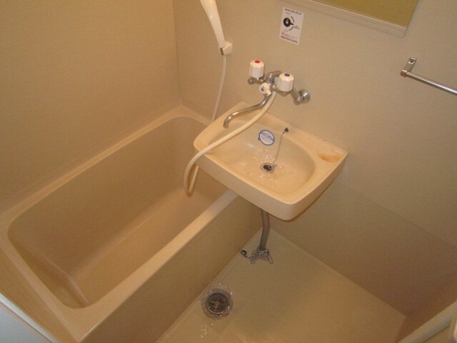 物件内観写真13　(バス／シャワールーム等)