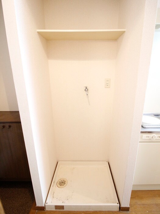 物件内観写真20　(洗濯機置場)