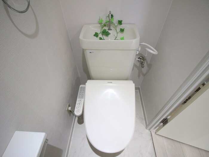 物件内観写真12　(トイレ)