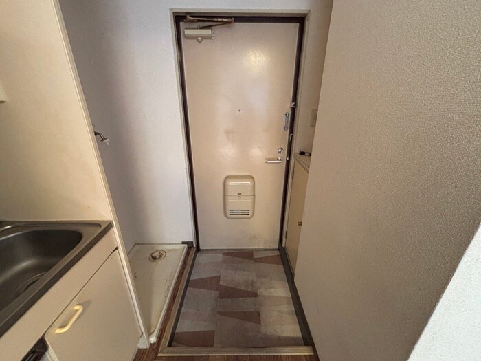 物件内観写真16　(玄関)