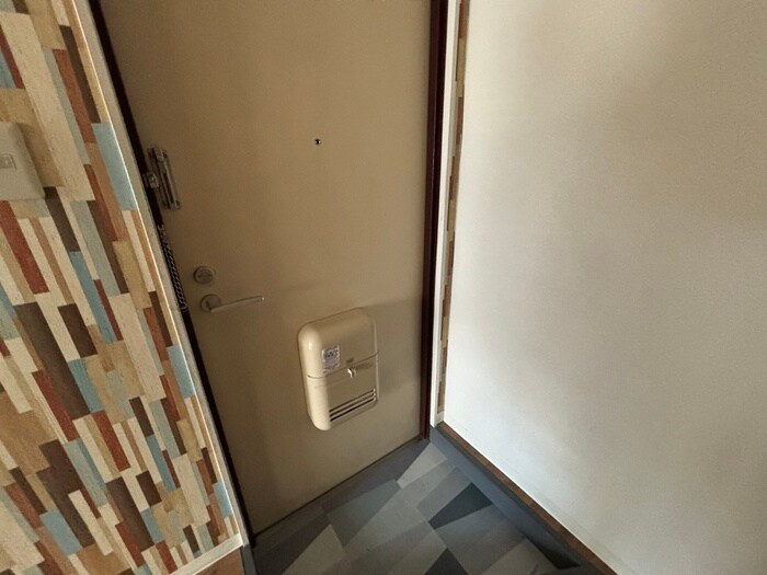 物件内観写真16　(玄関)