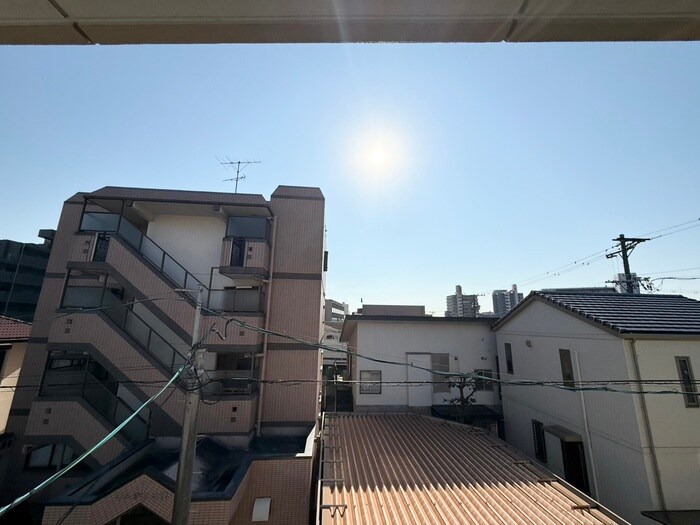 物件内観写真17　(室内からの展望)