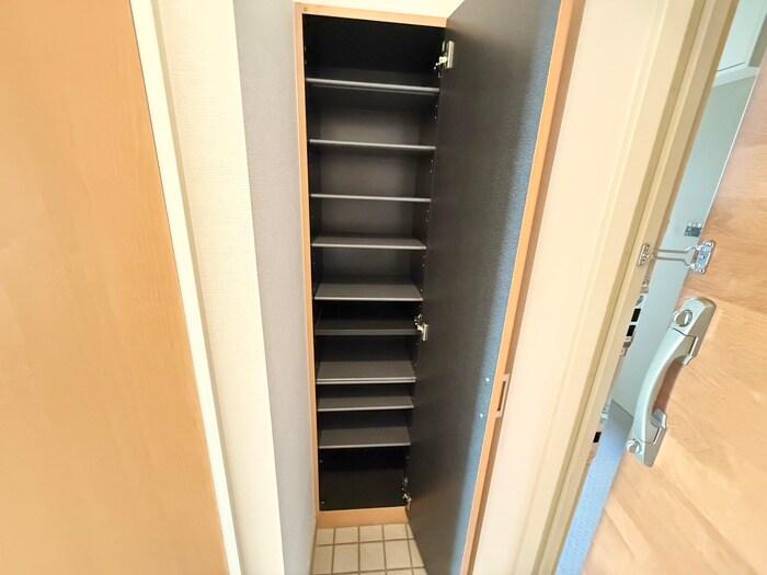 物件内観写真18　(靴箱)