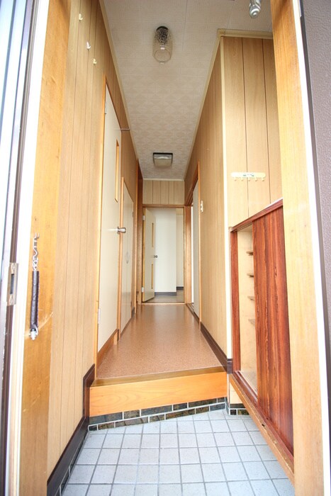 物件内観写真7　(玄関)