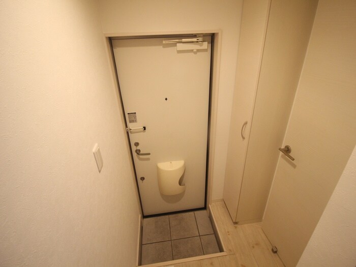 物件内観写真7　(玄関)