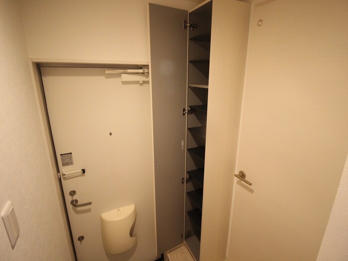 物件内観写真8　(靴箱)