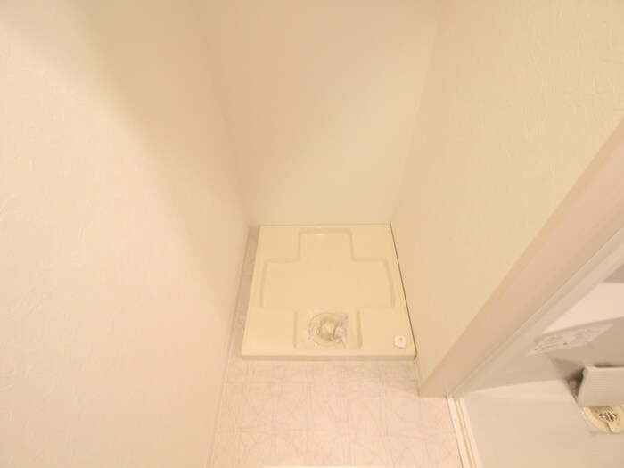 物件内観写真9　(洗濯機置場)