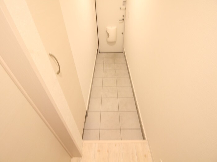 物件内観写真15　(玄関)