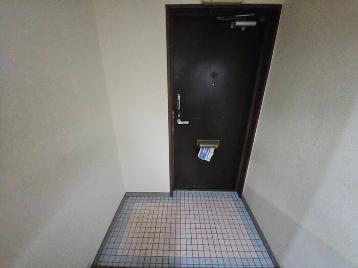 物件内観写真18　(玄関)