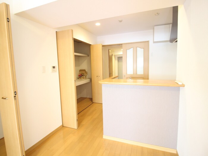 物件内観写真11　(居室)