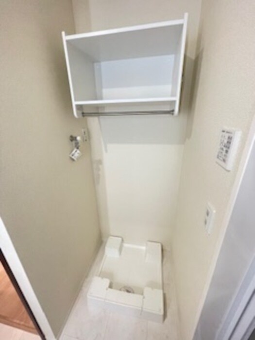 物件内観写真11　(洗濯機置場)