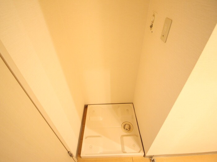 物件内観写真11　(洗濯機置場)